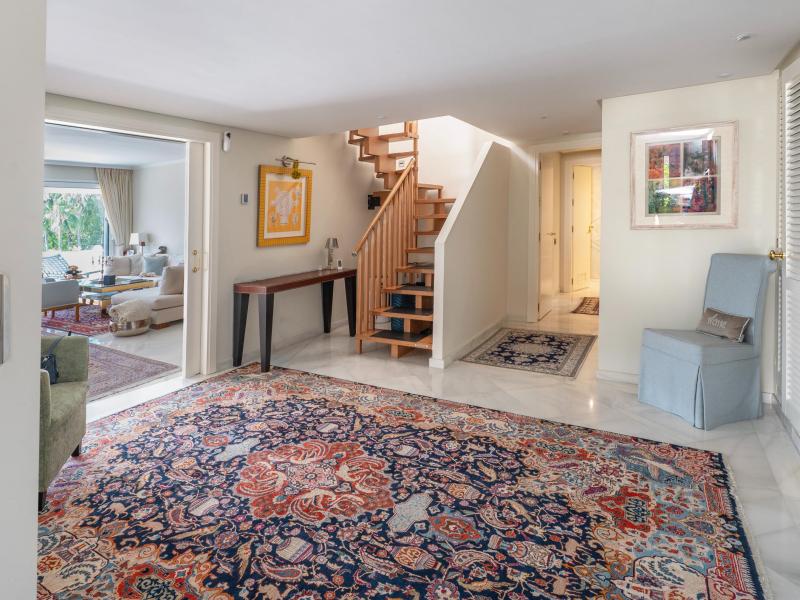 Entrance hall with internal staircase to the upper floor